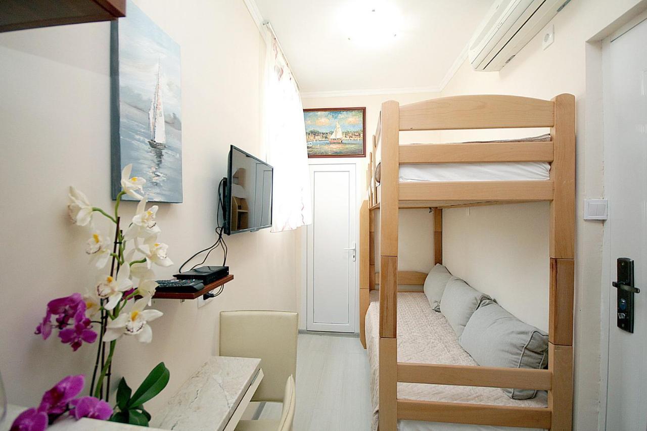 Studio Apartman Sveti Stefan Apartment Exterior photo